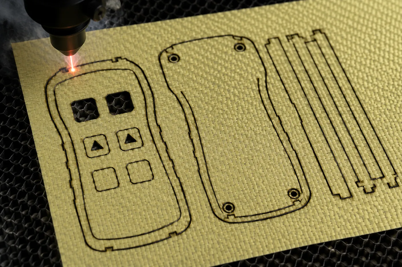 Taglio laser di un foglio in Kevlar
